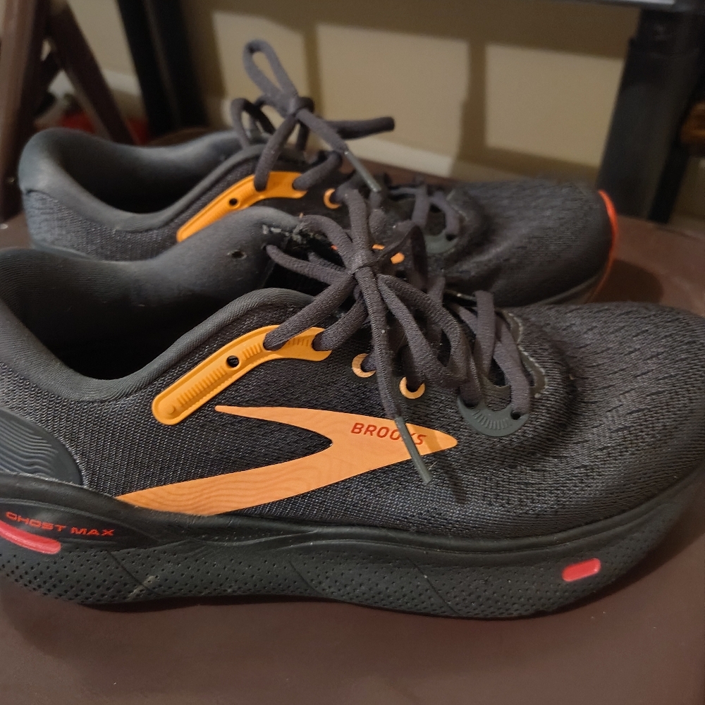 Brooks Ghost Max Black and Peach 🍑 Sneakers